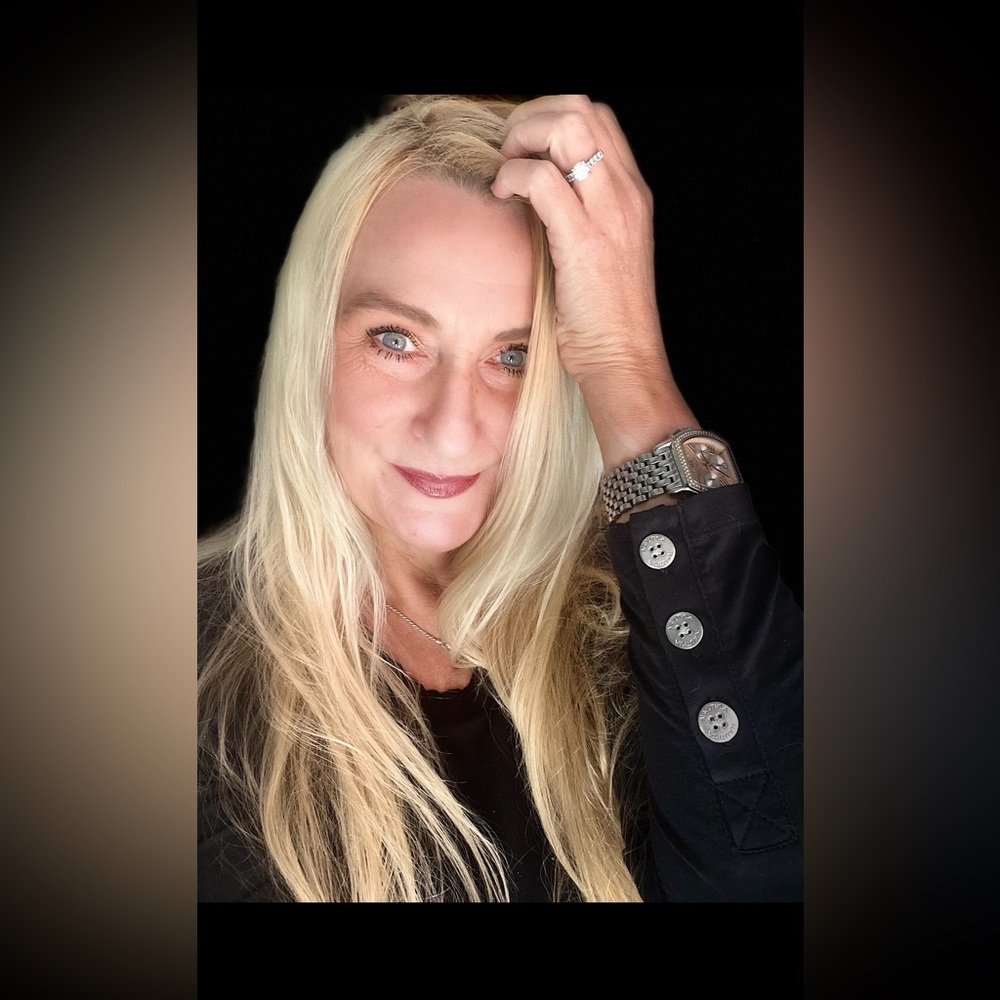 Meet your Posher, Christy